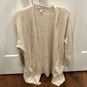 American Eagle cardigan in a size extra small/ small . Color is cream.